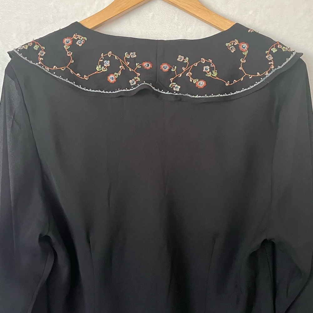 Dressbarn Black Blouse with Floral Embroidery & Ruffle Sleeve 14/16 - Picture 8 of 16